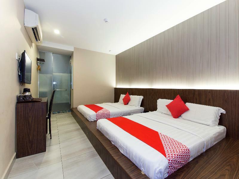 Super Oyo 340 Comfort Hotel Kampong Batu Belah Exterior photo