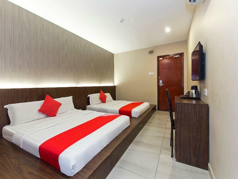 Super Oyo 340 Comfort Hotel Kampong Batu Belah Exterior photo